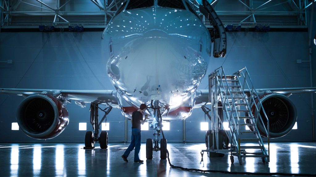 LED-Lighting-Systems-for-Aircraft-Hangars-scaled